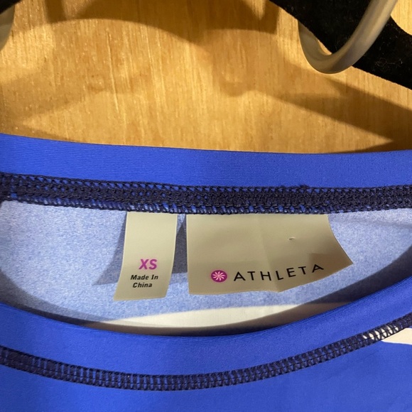 ATHLETA- rash guard-NWT - Picture 3 of 4